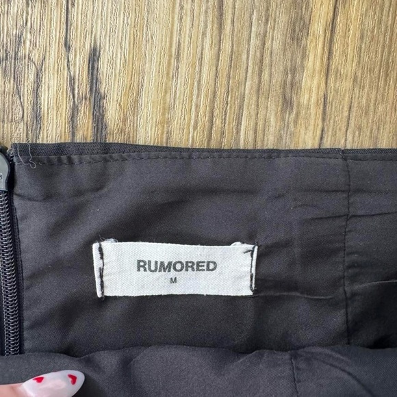 Rumored Black Mini Skirt Side Slit Detail Size Medium - Picture 6 of 7